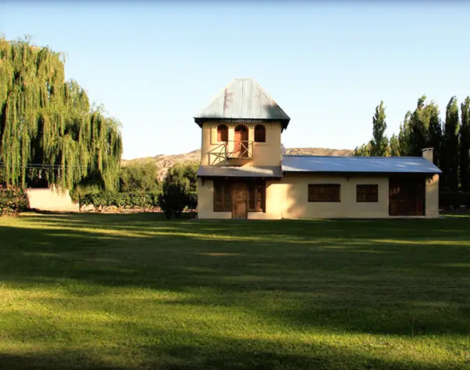 Bodega Apatye, en Lunlunta, Maipú, Mendoza Bodega Apatye, en Lunlunta, Maipú, Mendoza