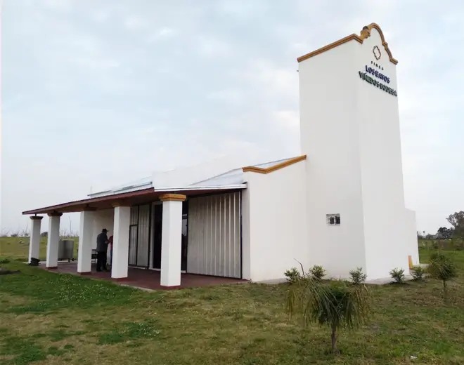 Bodega Finca Los Bayos, en Urdinarrain, Entre Ríos Bodega Finca Los Bayos, en Urdinarrain, Entre Ríos